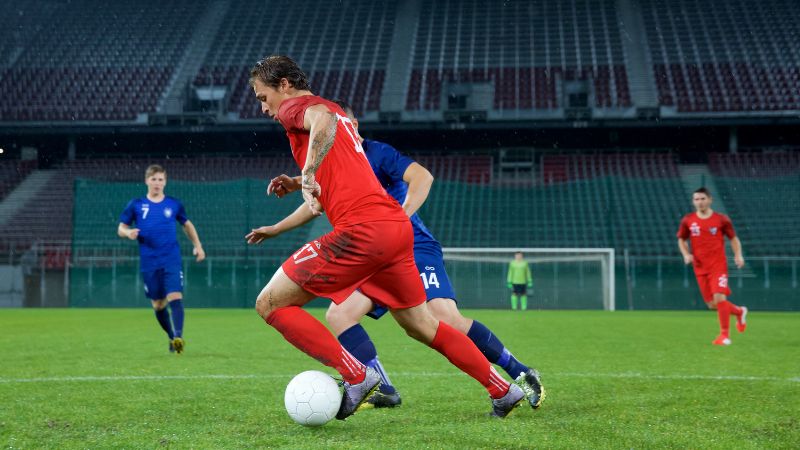Lý do cầu thủ đa năng trong bóng đá được ưu tiên